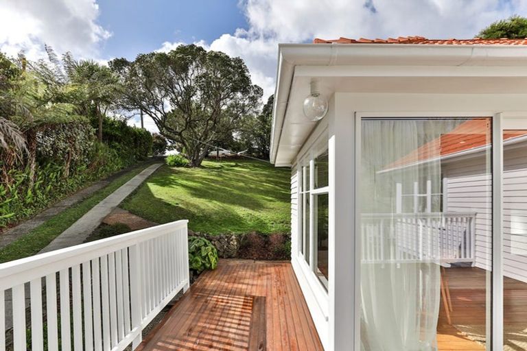 Photo of property in 257 Titirangi Road, Titirangi, Auckland, 0604