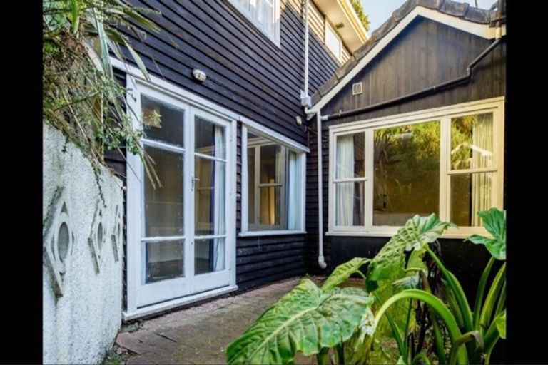 Photo of property in 188 Saint Andrews Road, Plimmerton, Porirua, 5026