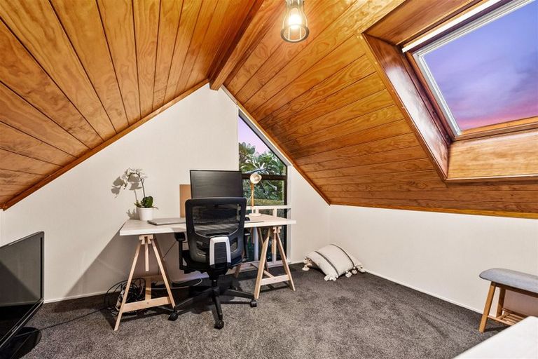 Photo of property in 50 Halberg Street, Glenfield, Auckland, 0629