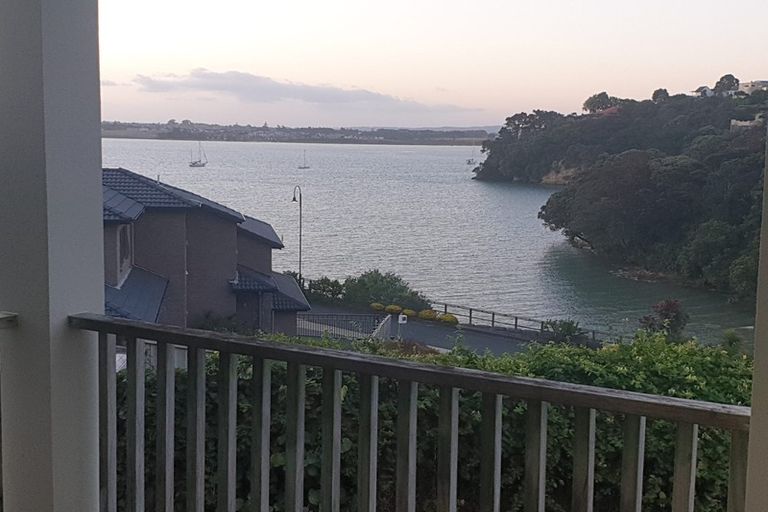 Photo of property in 89g Island Bay Road, Beach Haven, Auckland, 0626