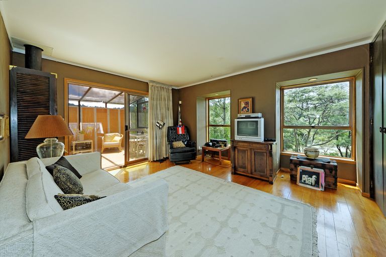 Photo of property in 11 Paturoa Road, Titirangi, Auckland, 0604