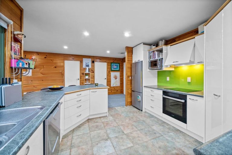 Photo of property in 1 Coolen Place, Tuakau, 2121