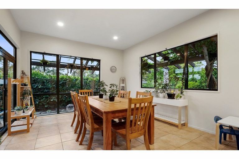 Photo of property in 8 Cloverfields Drive, Waimauku, 0812
