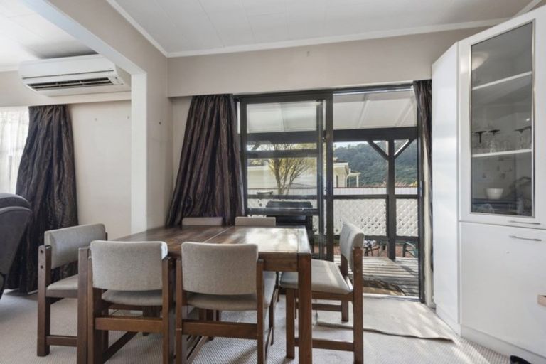 Photo of property in 100b Gemstone Drive, Birchville, Upper Hutt, 5018