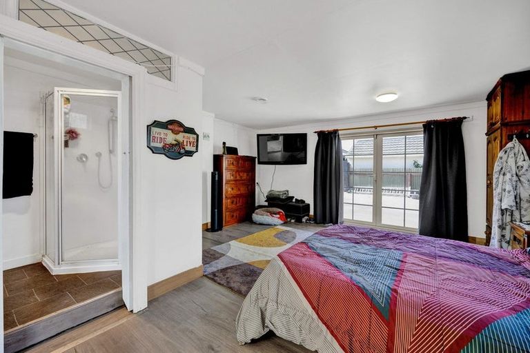 Photo of property in 231 Glover Road, Hawera, 4610