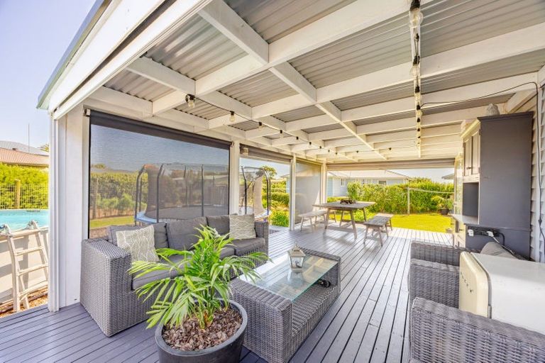 Photo of property in 21 Pitt Street, Clive, 4102