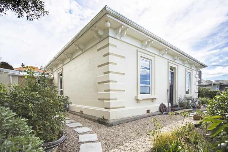 Photo of property in 10a Wharfe Street, South Hill, Oamaru, 9400