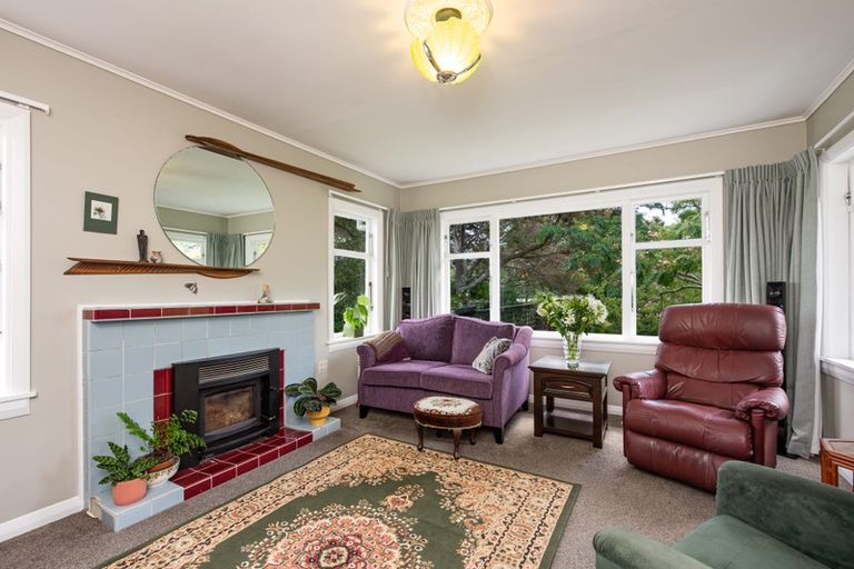 Photo of property in 22 Raroa Terrace, Tawa, Wellington, 5028