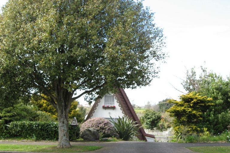 Photo of property in 8 Antonia Place, Bell Block, New Plymouth, 4312