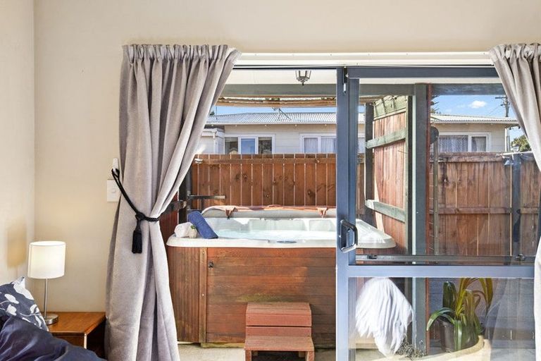 Photo of property in 71 Princes Street, Pukekohe, 2120