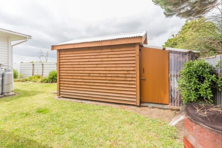 Photo of property in 23 Raukawa Street, Himatangi Beach, Foxton, 4891