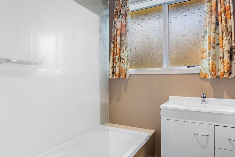 Photo of property in 29 Colesbury Street, Bishopdale, Christchurch, 8053