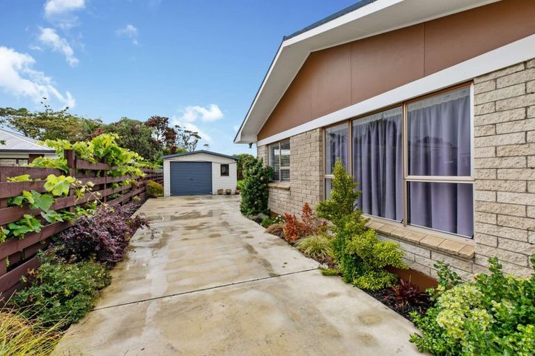 Photo of property in 65 Sandspit Road, Waiuku, 2123