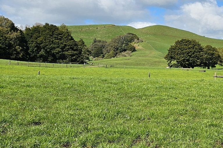 Photo of property in 2386 Tarata Road, Tarata, Inglewood, 4387