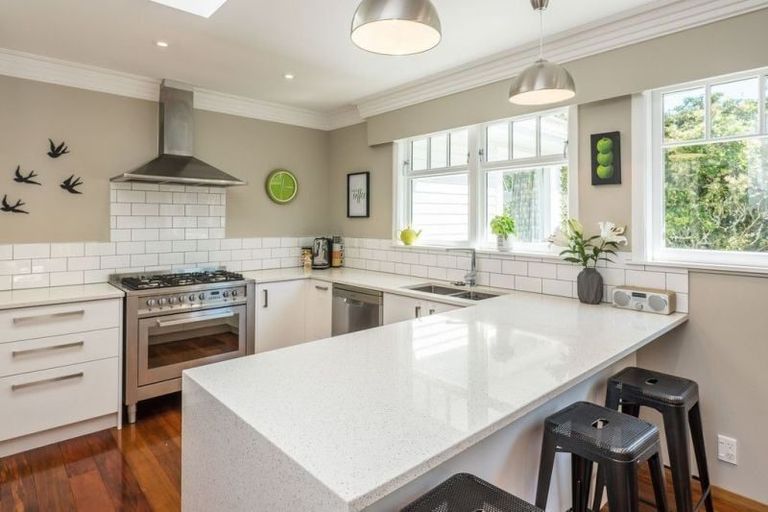 Photo of property in 38 Cockayne Road, Khandallah, Wellington, 6035