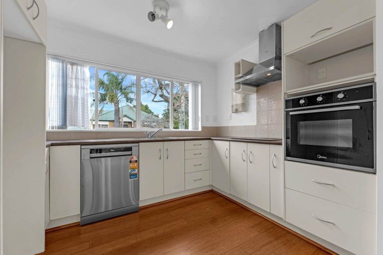 Photo of property in 16 Drummond Drive, Ranui, Auckland, 0612