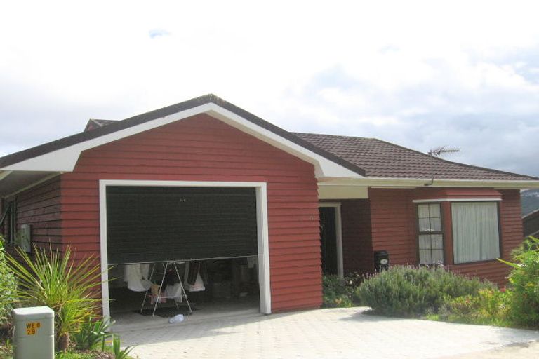 Photo of property in 16a Parklands Drive, Karori, Wellington, 6012