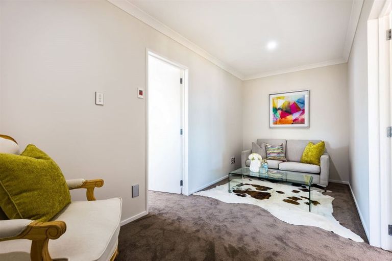 Photo of property in 4225c Great North Road, Glendene, Auckland, 0602