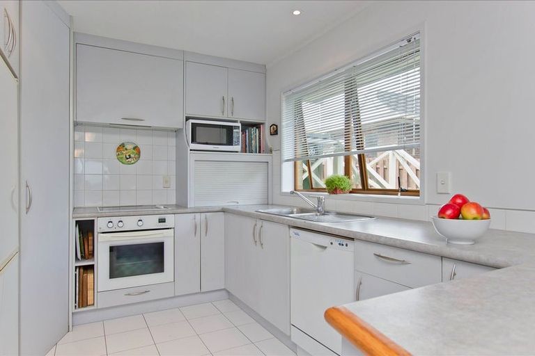 Photo of property in 71 Sandspit Road, Shelly Park, Auckland, 2014