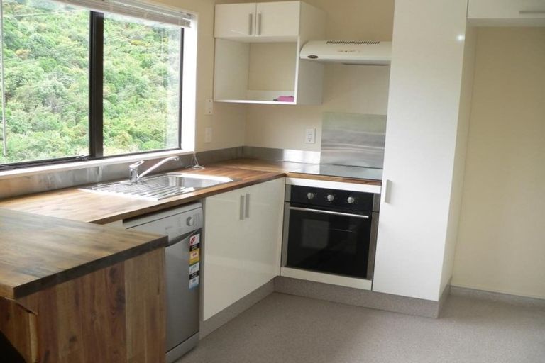 Photo of property in 58 Collins Avenue, Tawa, Wellington, 5028