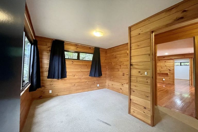 Photo of property in 25 Emlyn Place, Torbay, Auckland, 0630