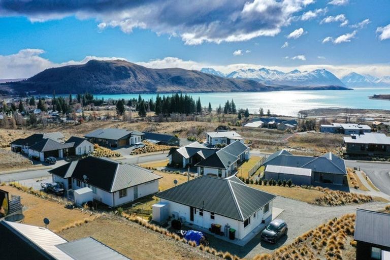 Photo of property in 4 Manning Place, Lake Tekapo, 7999