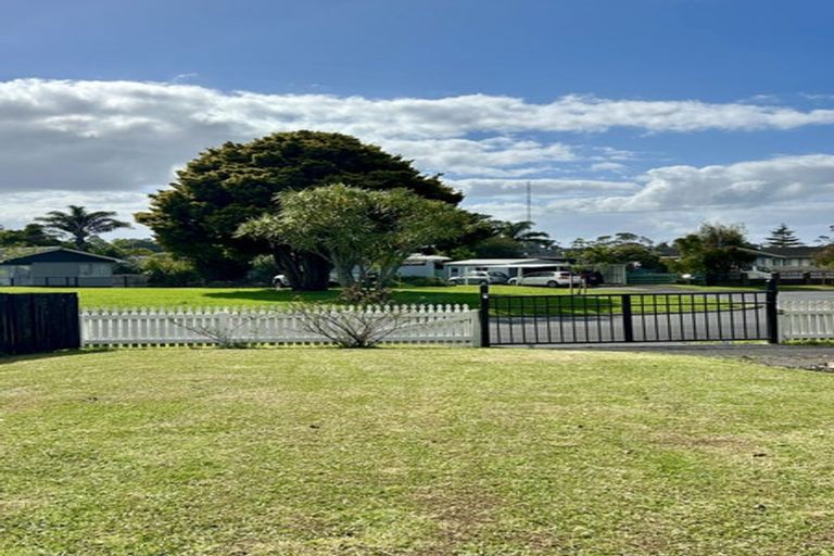 Photo of property in 20 Newland Grove, Henderson, Auckland, 0610