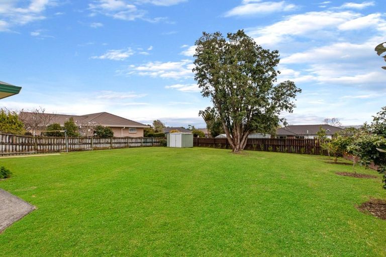Photo of property in 9 Brookesmith Drive, Waiuku, 2123