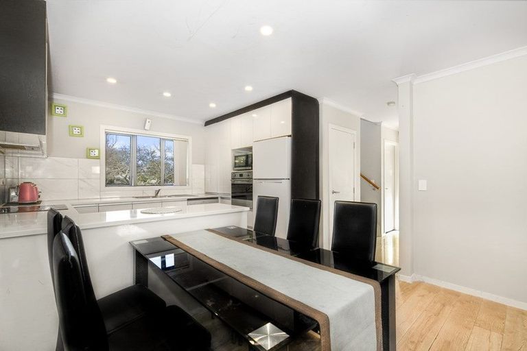 Photo of property in 6a Braeburn Place, Takanini, 2112