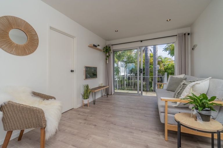 Photo of property in 1/72l Kitchener Road, Milford, Auckland, 0620