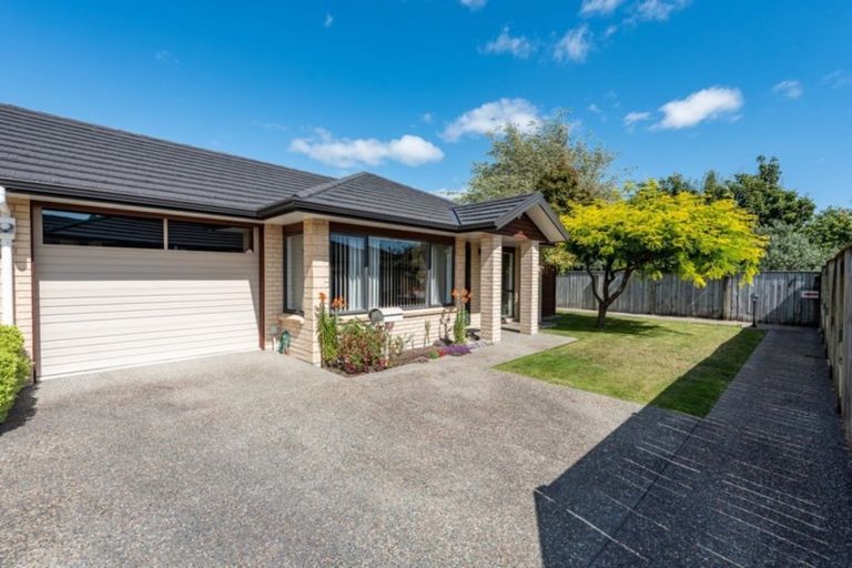 Photo of property in 11 Ian Peter Way, Otaki, 5512