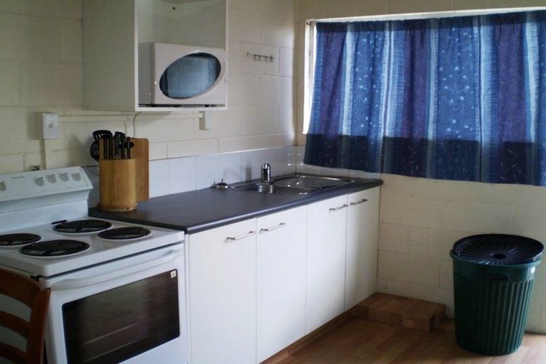 Photo of property in 2/3 Tralee Place, Hillcrest, Hamilton, 3216