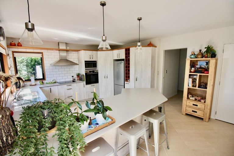 Photo of property in 16 Protea Crescent, Whitianga, 3510