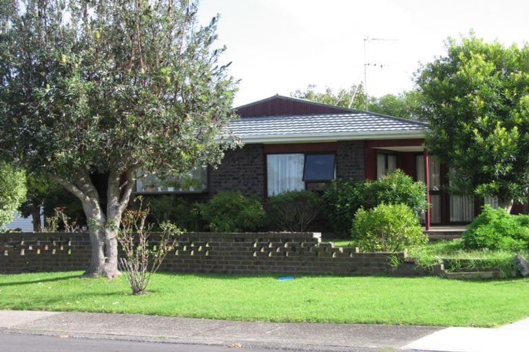 Photo of property in 7 Rene Place, Sunnyhills, Auckland, 2010