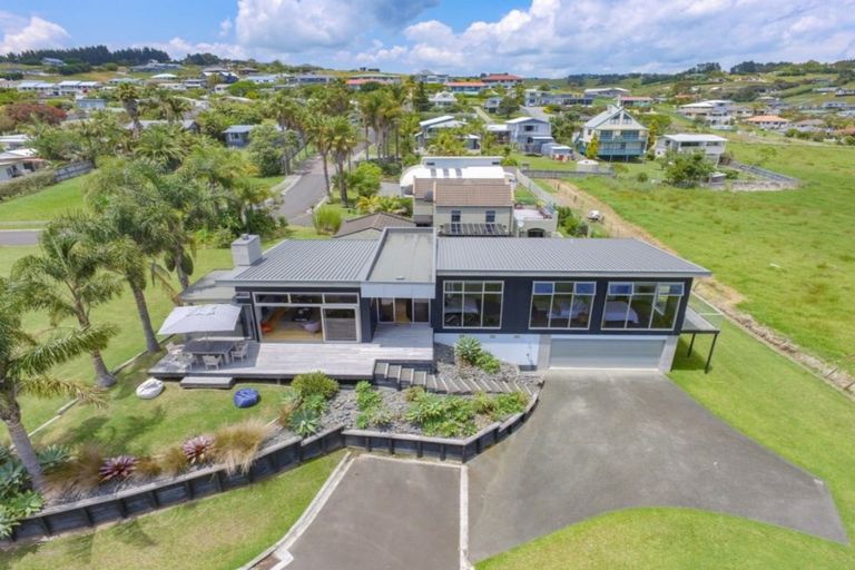 Photo of property in 10 Bayside Drive, Coopers Beach, 0420