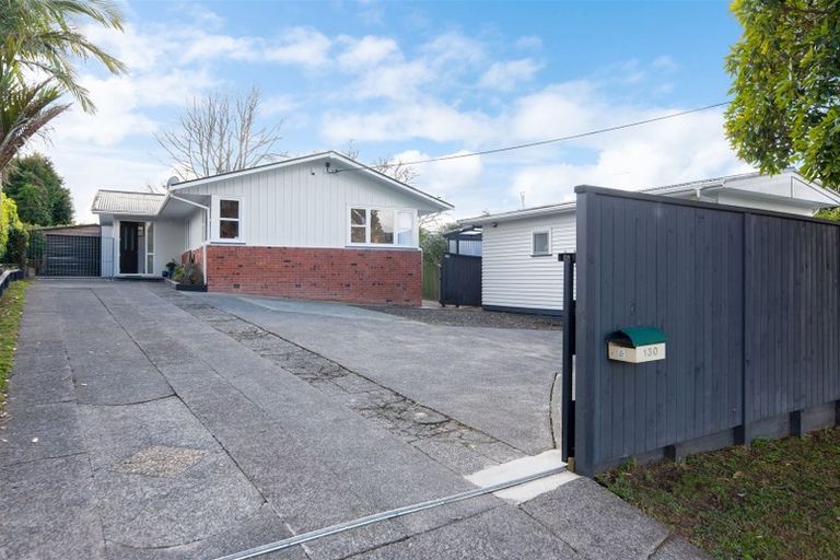 Photo of property in 130 Triangle Road, Massey, Auckland, 0614