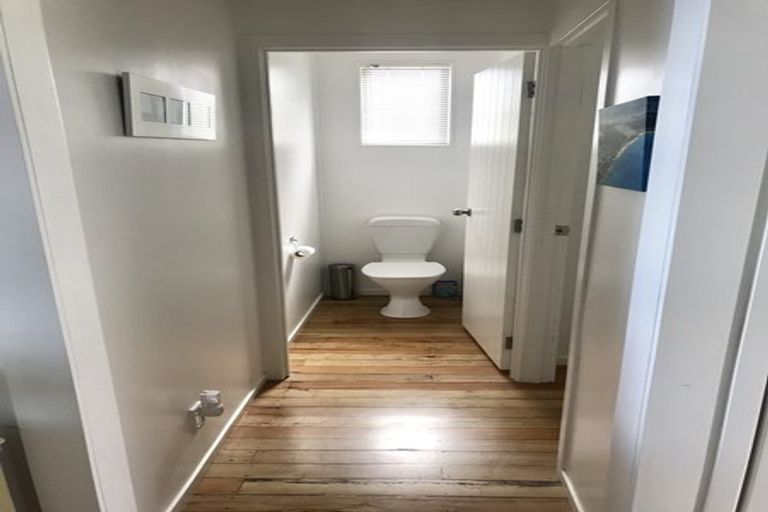 Photo of property in 45 Seaview Road, Cable Bay, 0420