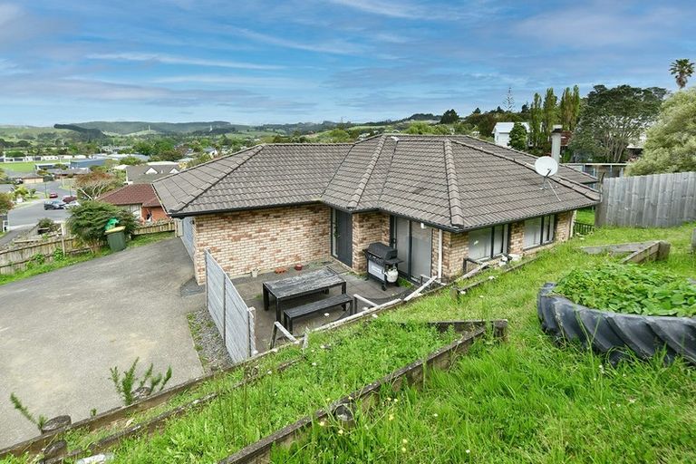 Photo of property in 27 Amberly Rise, Helensville, 0800