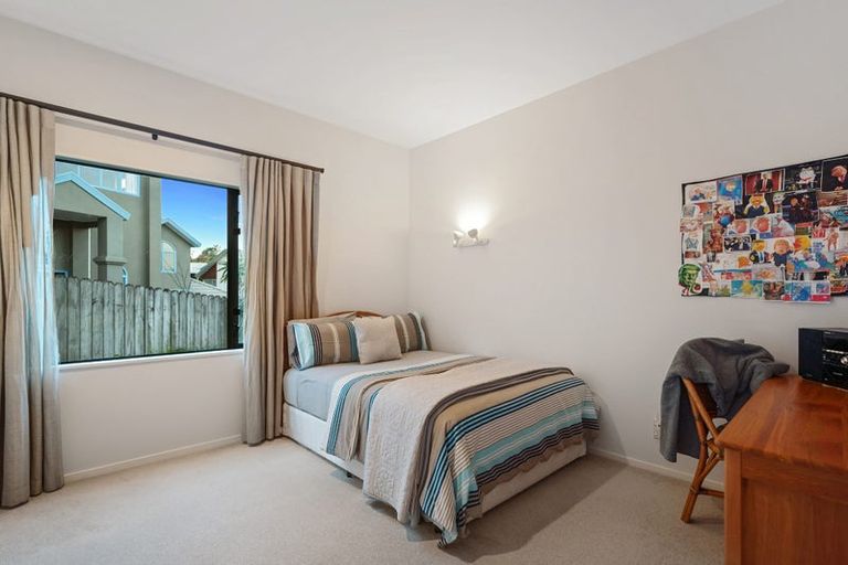 Photo of property in 28 Rosemary Avenue, Forrest Hill, Auckland, 0620