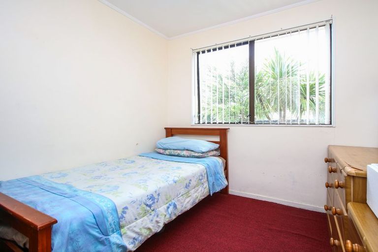 Photo of property in 2/208 Waitemata Drive, Ranui, Auckland, 0612