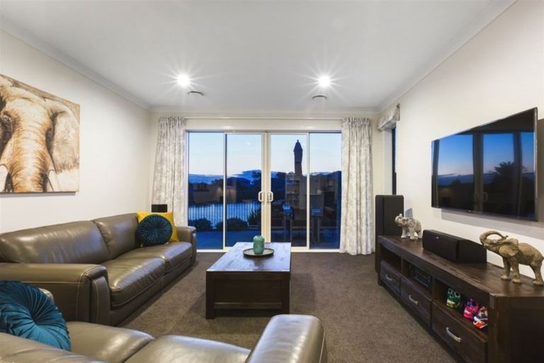 Photo of property in 15 Bridford Way, Paraparaumu, 5032