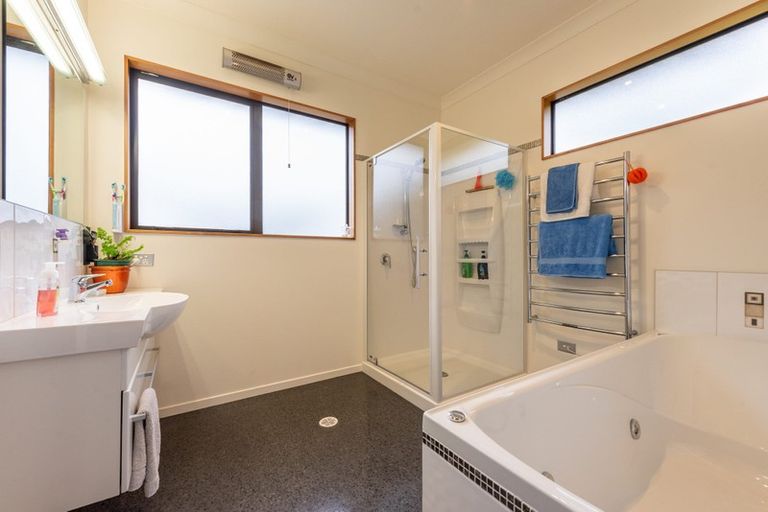 Photo of property in 104 Bing Lucas Drive, Tawa, Wellington, 5028