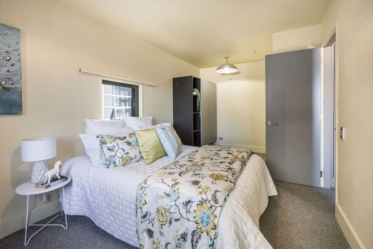 Photo of property in St Pauls Apartments, 44/43 Mulgrave Street, Thorndon, Wellington, 6011