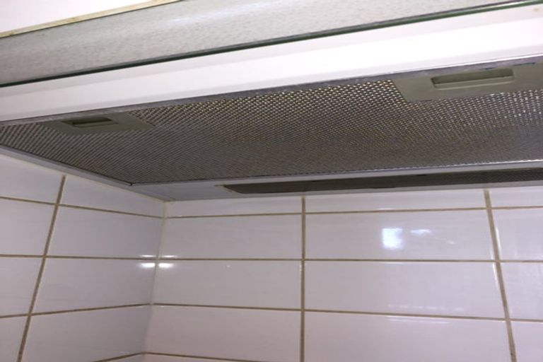 Photo of property in 2/39 Bayview Road, Bayview, Auckland, 0629