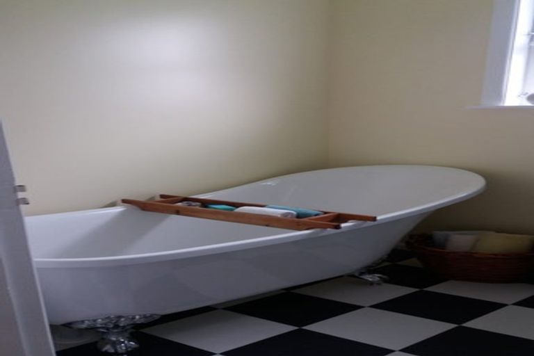 Photo of property in 86 Brandon Street, Featherston, 5710