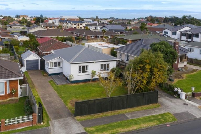 Photo of property in 27a Omagh Avenue, Papatoetoe, Auckland, 2025