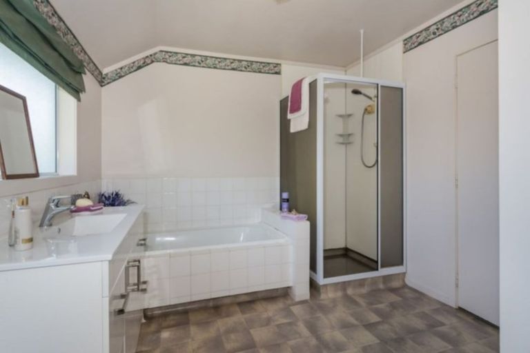 Photo of property in 2/5 Stanley Avenue, Milford, Auckland, 0620