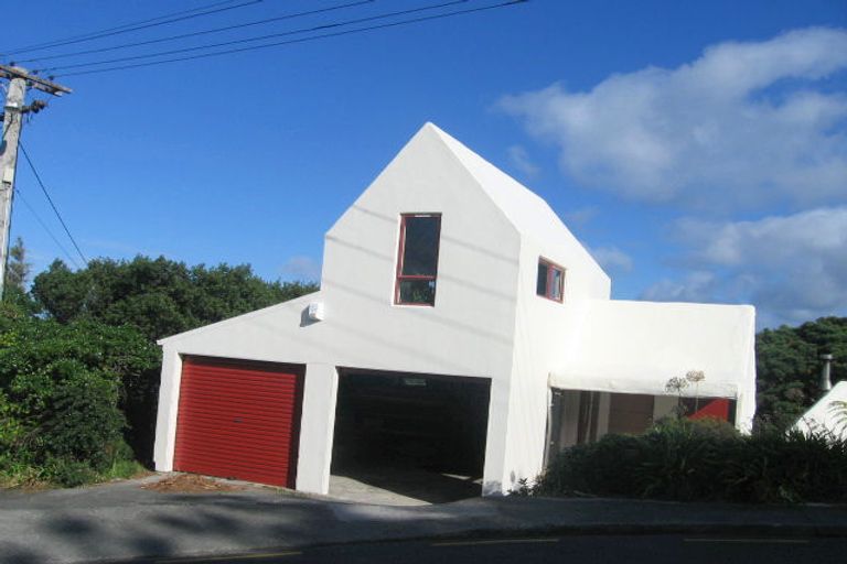 Photo of property in 22 Rakeiora Grove, Korokoro, Lower Hutt, 5012