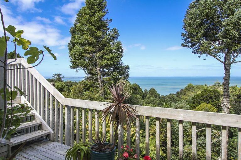 Photo of property in 47 Takahe Road, Titirangi, Auckland, 0604