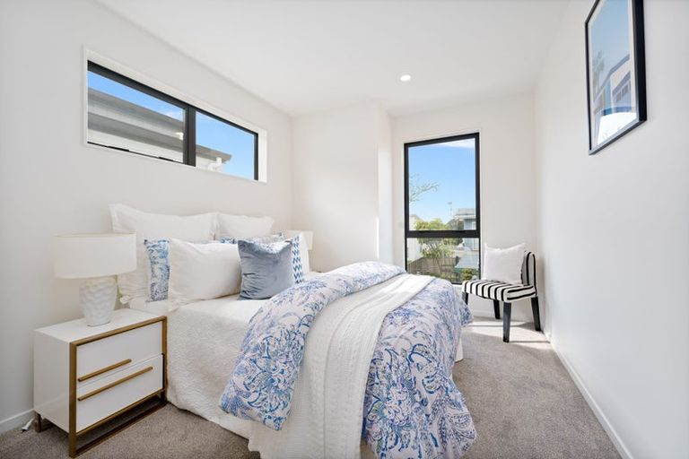 Photo of property in 2/30a Tirimoana Road, Te Atatu South, Auckland, 0602